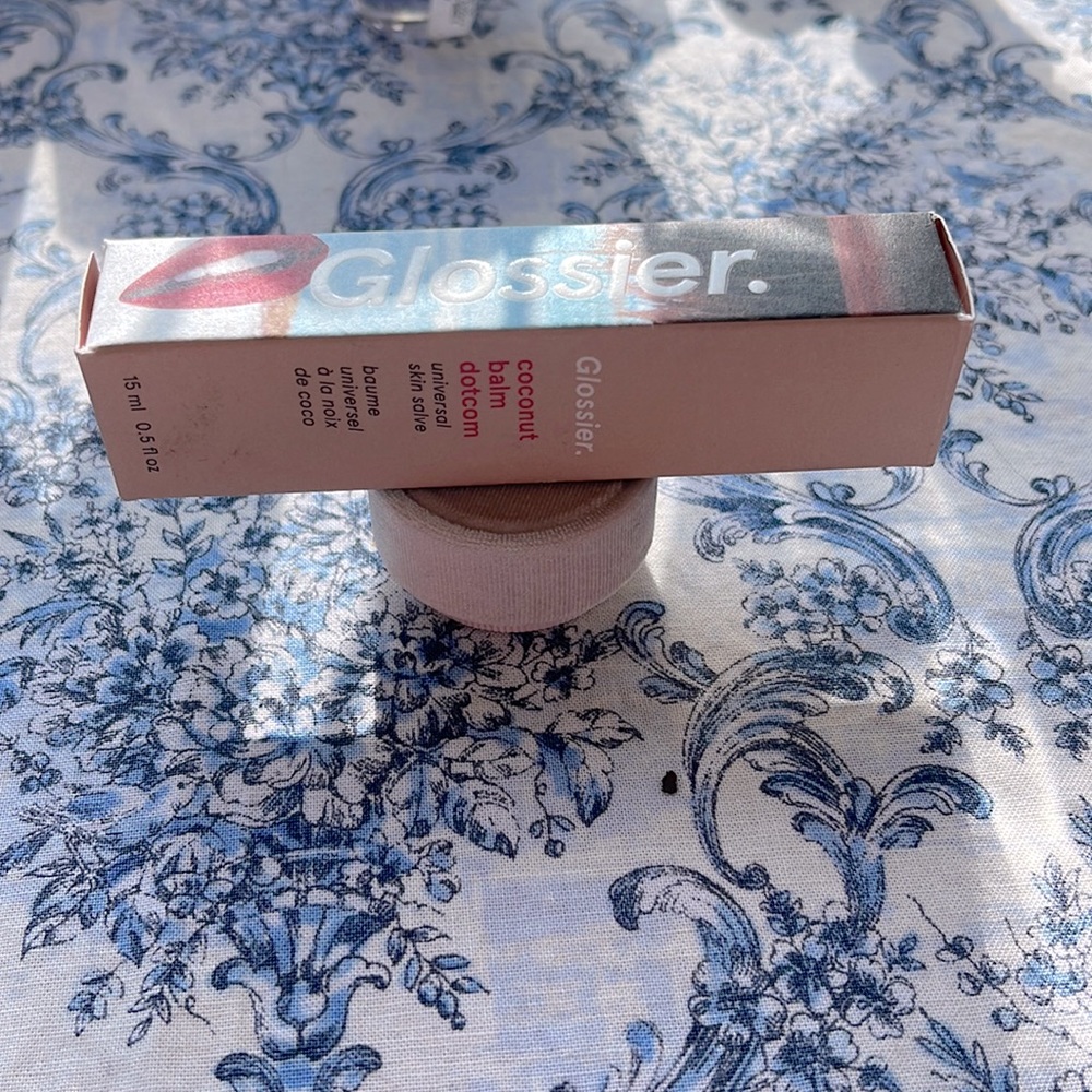 GLOSSIER Coconut Balm